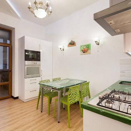 Leogrand Apartment On Doroshenka 38 Lviv Luaran gambar